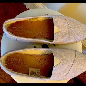 Toms light grey wool shoes